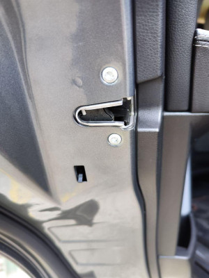 CERRADURA PUERTA TRASERA IZQUIERDA