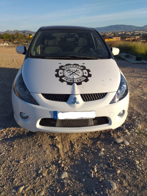 MITSUBISHI GRANDIS (NA0W)