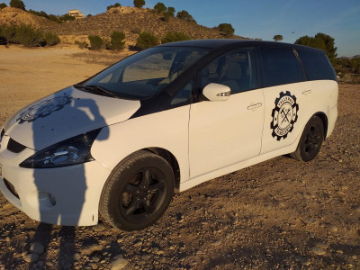 MITSUBISHI GRANDIS (NA0W)