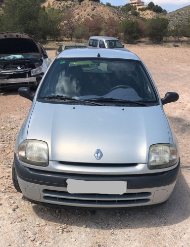 RENAULT CLIO I FASE III — Donor Vehicle for Used Parts 