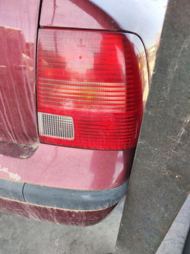 PILOTO TRASERO IZQUIERDO VOLKSWAGEN PASSAT BERLINA (3B2) 