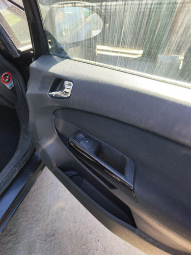 ELEVALUNAS DELANTERO DERECHO Opel CORSA D 