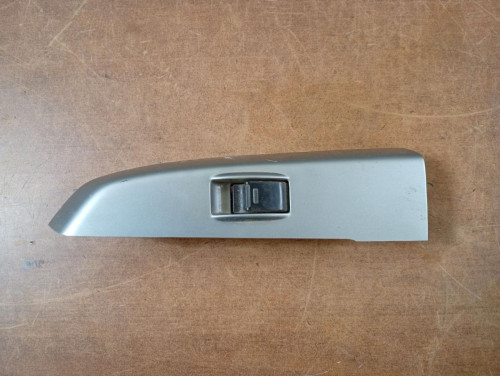 MANDO ELEVALUNAS TRASERO IZQUIERDO Toyota HILUX (KUN) 