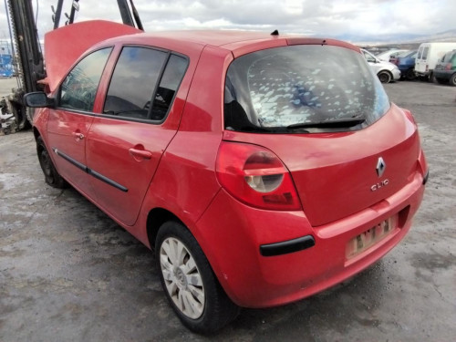 RENAULT CLIO III — vehículo donante para recambios 