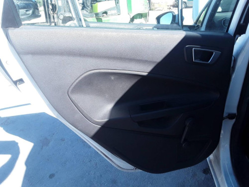 GUARNECIDO PUERTA TRASERA IZQUIERDA FORD FIESTA (CNN) 