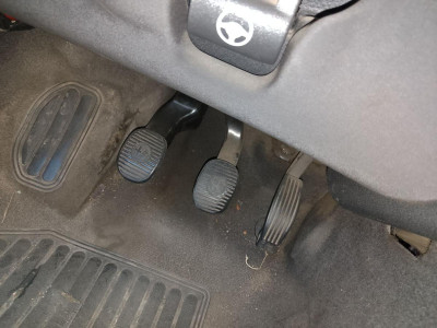 PEDAL EMBRAGUE