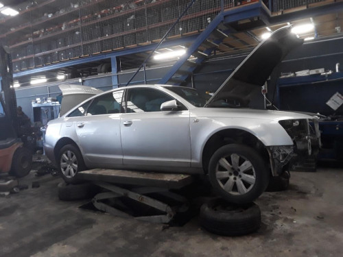 AUDI A6 BERLINA (4F2) — vehículo donante para recambios 