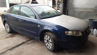 AUDI A4 BERLINA (8E)
