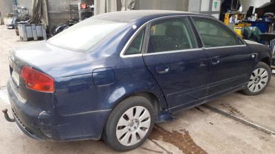 AUDI A4 BERLINA (8E)
