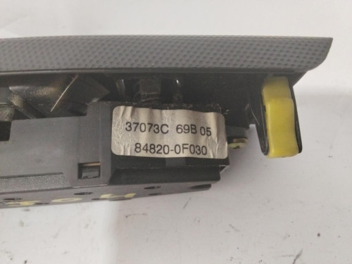 MANDO ELEVALUNAS DELANTERO IZQUIERDO Toyota COROLLA VERSO (R1) 