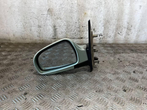 RETROVISOR IZQUIERDO 