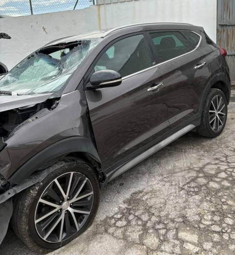 HYUNDAI TUCSON (TL) — Donor Vehicle for Used Parts 