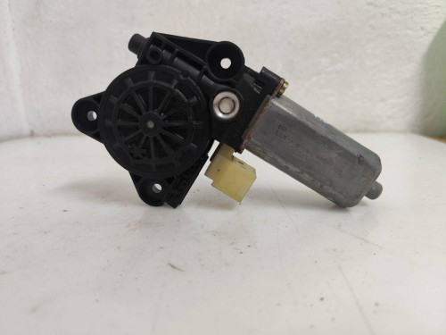 MOTOR ELEVALUNAS TRASERO DERECHO Mercedes-Benz CLASE C (BM 203) BERLINA 