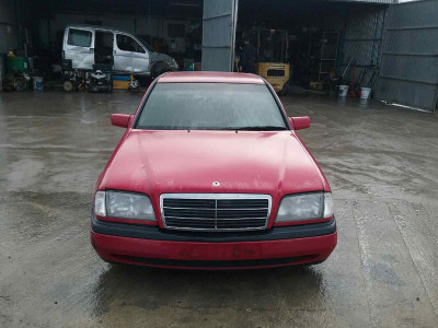 MERCEDES-BENZ CLASE C (BM 202) BERLINA