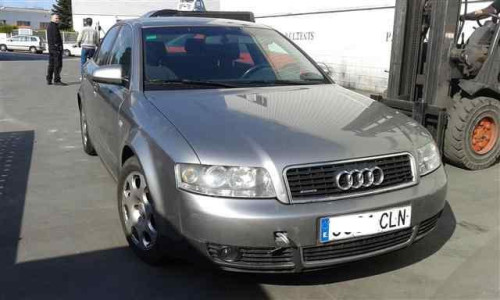 AUDI A4 BERLINA (8E) — vehículo donante para recambios 