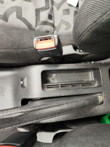 ENGANCHE CINTURON DELANTERO DERECHO VOLKSWAGEN BORA BERLINA (1J2)(1998) 