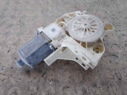 MOTOR ELEVALUNAS DELANTERO IZQUIERDO Ford FOCUS SPORTBREAK (CAP) 