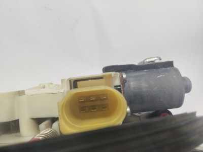 ELEVALUNAS TRASERO DERECHO
