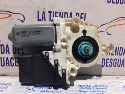 MOTOR ELEVALUNAS TRASERO DERECHO