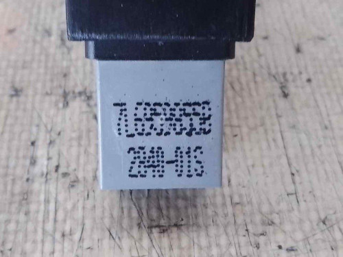 MANDO ELEVALUNAS TRASERO DERECHO Volkswagen POLO V (6R1) 