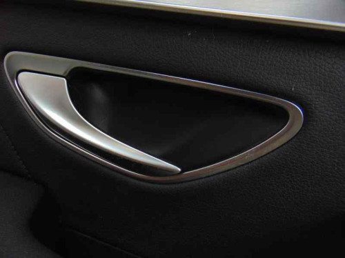 GUARNECIDO PUERTA TRASERA IZQUIERDA de segunda mano