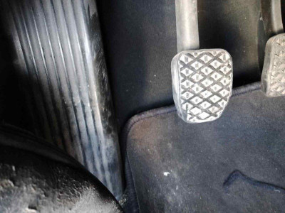 PEDAL EMBRAGUE