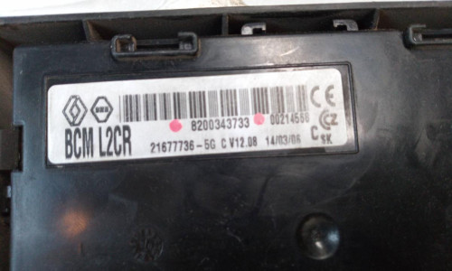  CAJA RELES / FUSIBLES RENAULT CLIO III 