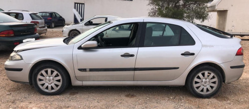 RENAULT LAGUNA II (BG0) — vehículo donante para recambios 