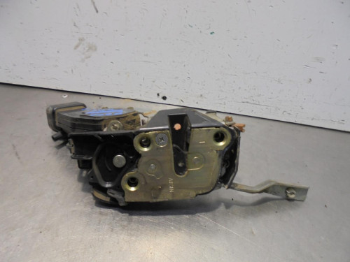 CERRADURA PUERTA DELANTERA DERECHA Toyota LAND CRUISER (J9) 