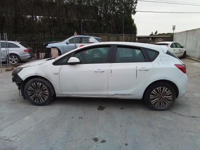 OPEL ASTRA J BERLINA 5P