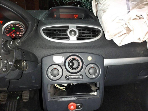  RENAULT CLIO III 