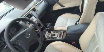 MERCEDES-BENZ CLASE E (BM 210) BERLINA