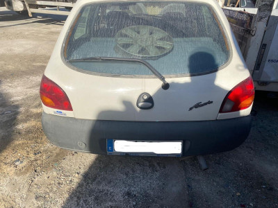 FORD FIESTA BERLINA