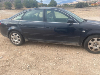 AUDI A6 BERLINA (4B2)