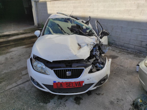 SEAT IBIZA BERLINA (6J5) — vehículo donante para recambios 