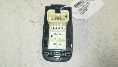 MANDO ELEVALUNAS TRASERO DERECHO TOYOTA AURIS (E15) 