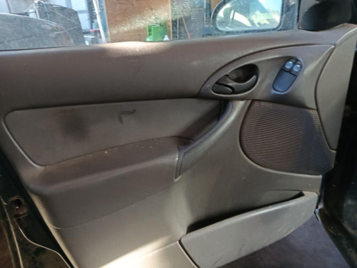 FORD FOCUS BERLINA (CAK) — vehículo donante para recambios 