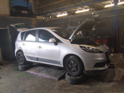 RENAULT SCENIC III (JZ)