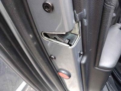 CERRADURA PUERTA TRASERA IZQUIERDA