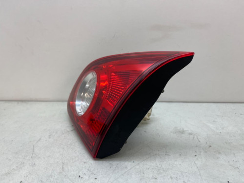 PILOTO TRASERO DERECHO INTERIOR NISSAN QASHQAI (J10) 