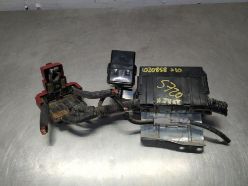 CAJA RELES / FUSIBLES Nissan JUKE (F15E) 