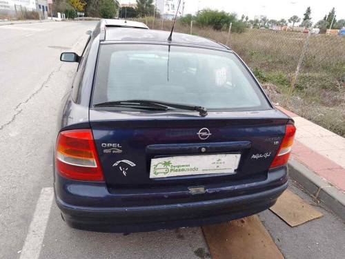 OPEL ASTRA G BERLINA — vehículo donante para recambios 