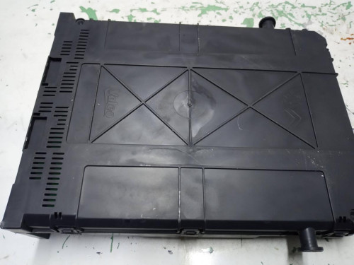 CAJA RELES / FUSIBLES Citroen C3 PICASSO 
