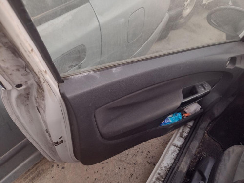  RETENEDOR PUERTA Opel CORSA D 