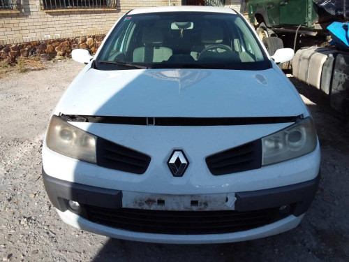 RENAULT MEGANE II BERLINA 5P — vehículo donante para recambios 