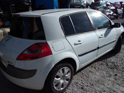 RENAULT MEGANE II BERLINA 5P — vehículo donante para recambios 