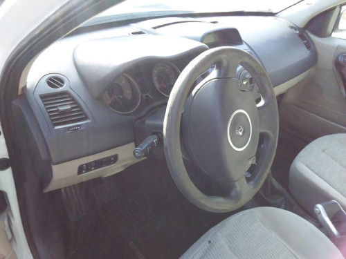 RENAULT MEGANE II BERLINA 5P — vehículo donante para recambios 