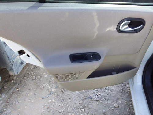RENAULT MEGANE II BERLINA 5P — vehículo donante para recambios 