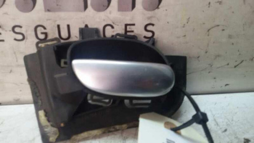MANETA INTERIOR DELANTERA IZQUIERDA Peugeot 206 