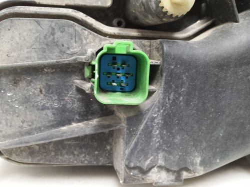 FARO DERECHO Ford 